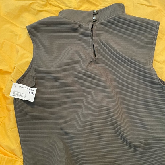 Army green crop turtle neck with gold buttons - Picture 3 of 4